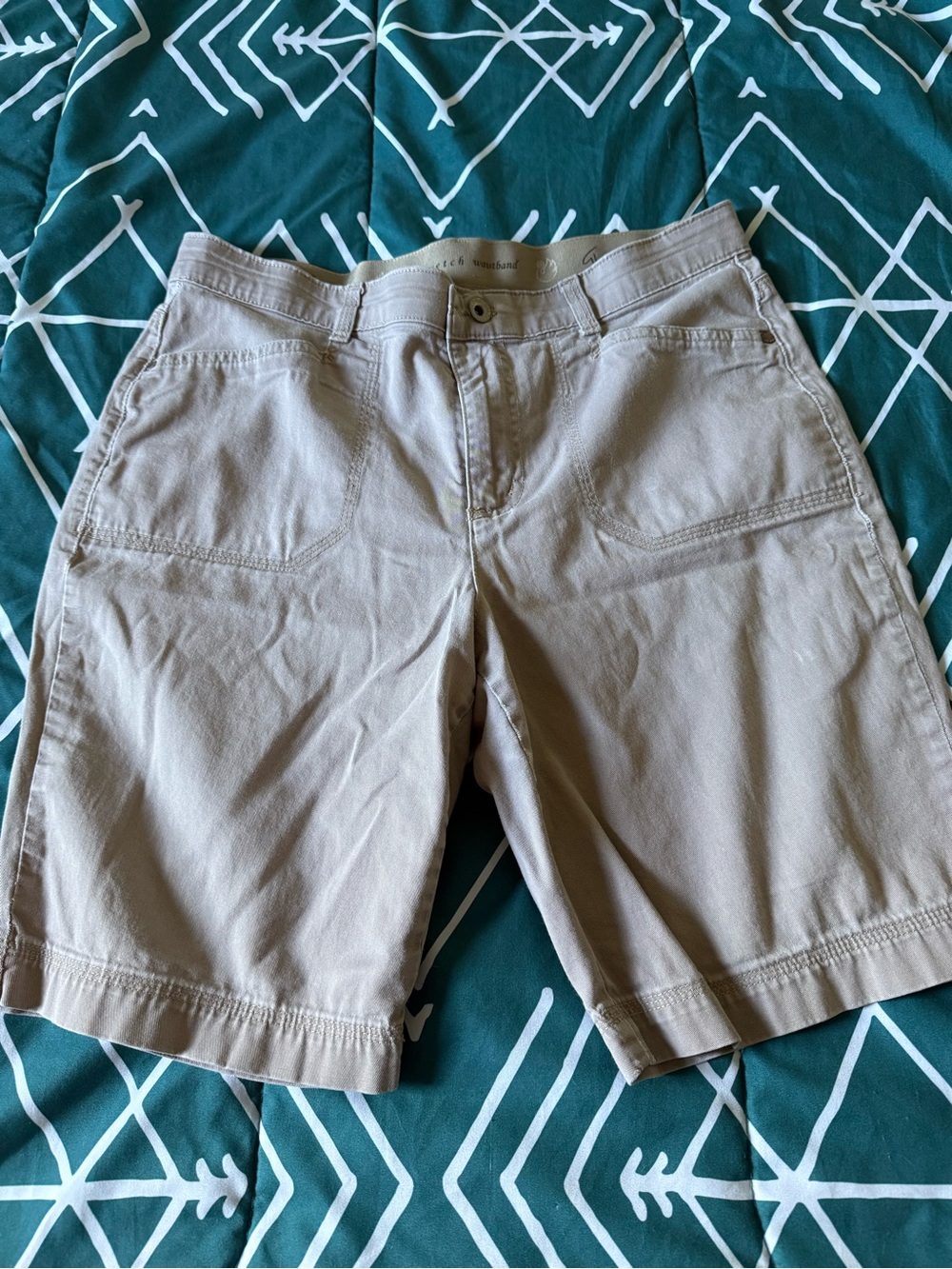 Gloria Vanderbilt Khaki Shorts